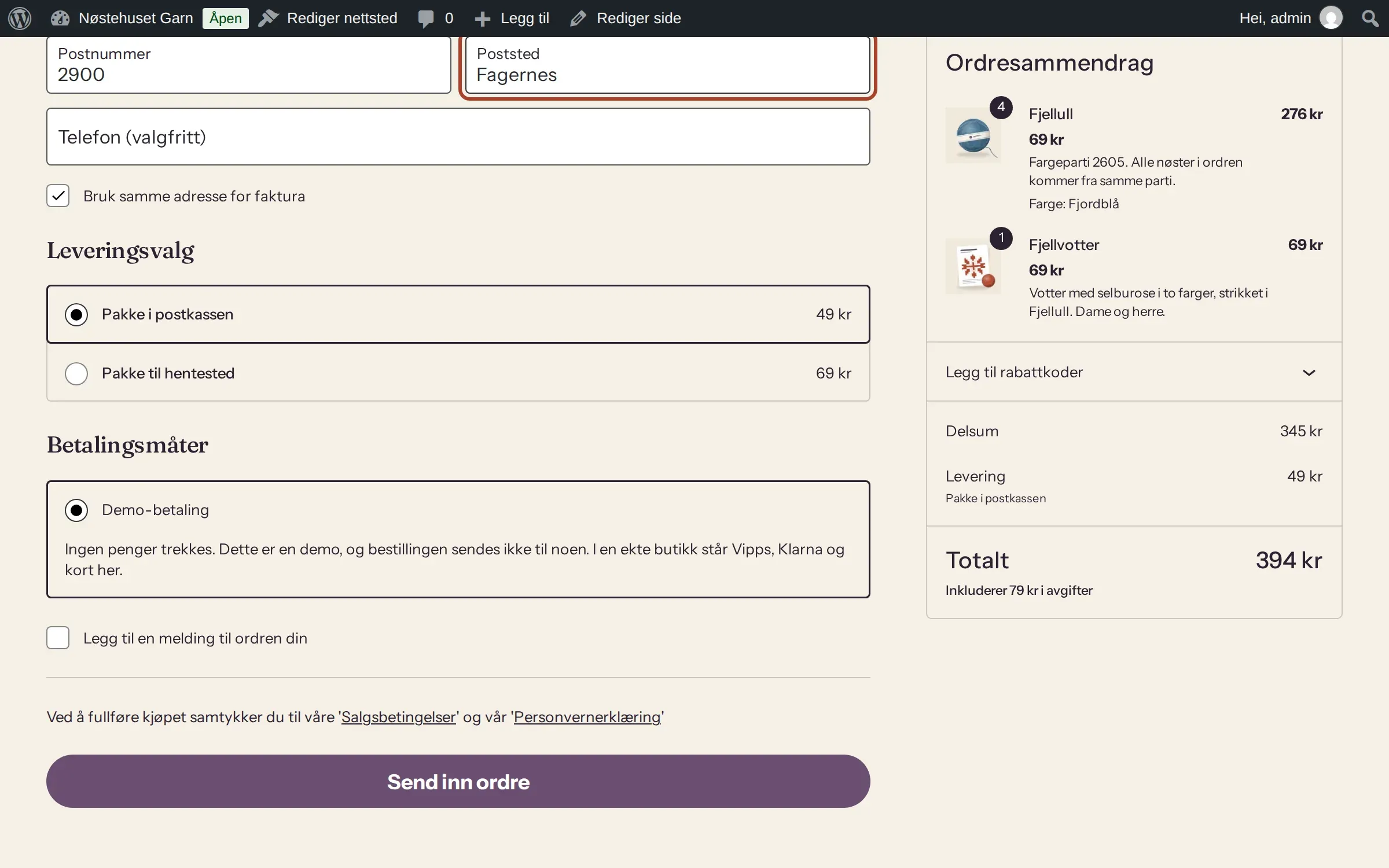 Kassen med valg mellom pakke i postkassen til 49 kr og pakke til hentested til 69 kr, demo-betaling med forklaring, og et ordresammendrag med fire nøster Fjellull og oppskriften Fjellvotter.